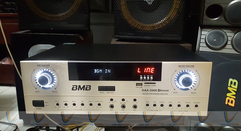 Amply BMB DAX 2000 có hai kênh, có thể đẩy đôi loa bass30 hoặc 2 đôi loa bass 25
