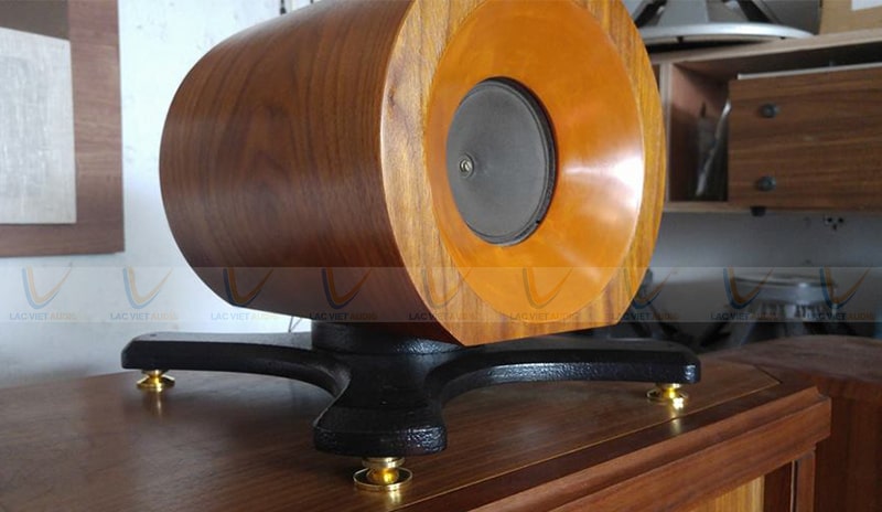 Đóng thùng loa bằng gỗ thịt cho âm thanh chất lượng cao và gần như là vật liệu tốt nhất