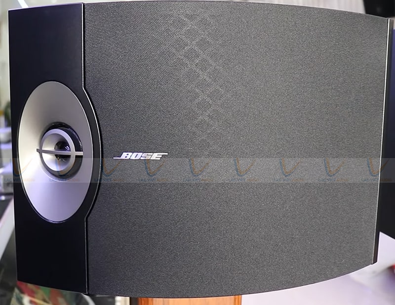 Loa Bose 301 V không chỉ nổi bật về chất lượng âm thanh mà thiết kế, cấu tạo cũng rất bền bỉ