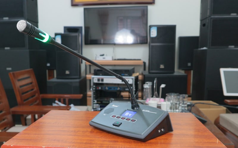 Micro cổ ngỗng Nuoxun NX-7698C sử dụng cho các đại biểu trong nhiều hệ thống âm thanh hội nghị, hội thảo hiện đại