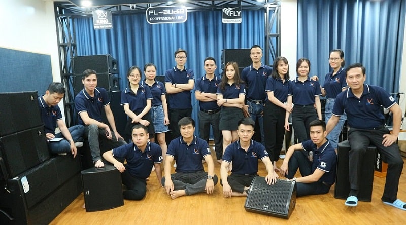 Đội ngũ Lạc Việt Audio chuyên nghiệp, tận tâm